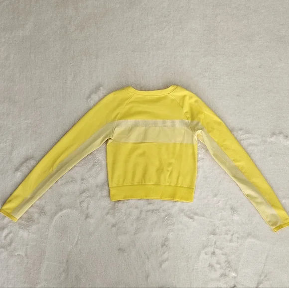 NEW Fabletics Yellow Seamless Cropped Top Size XS Activewear Colorblock Athletic - Picture 4 of 8